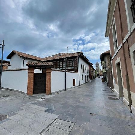 Apartamento Del S XVI En El Casco Historico De Luanco Kültér fotó