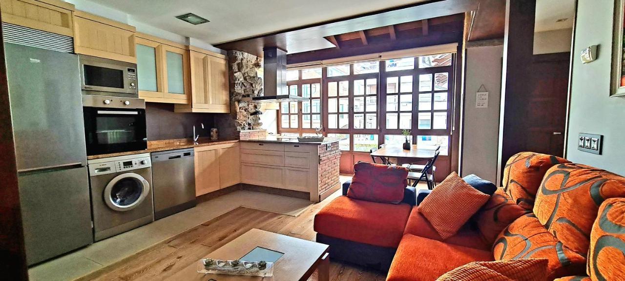 Apartamento Del S XVI En El Casco Historico De Luanco Kültér fotó