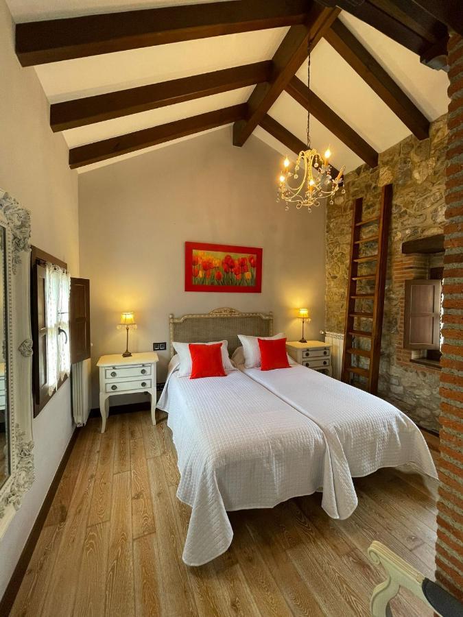Apartamento Del S XVI En El Casco Historico De Luanco Kültér fotó