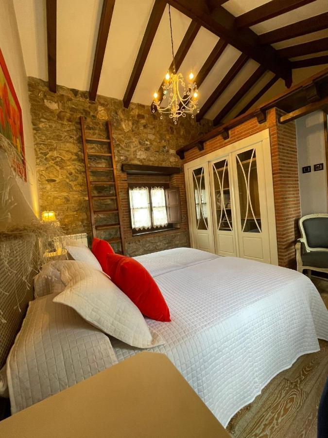 Apartamento Del S XVI En El Casco Historico De Luanco Kültér fotó